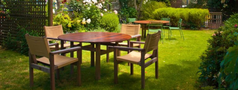 fixer salon de jardin