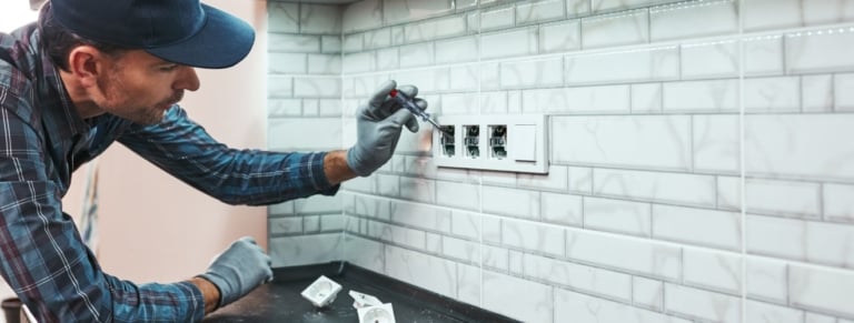 installation prise electrique cuisine