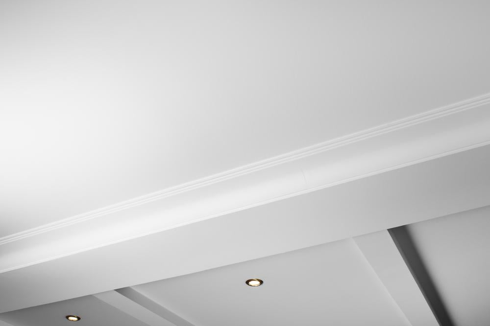 Le remplacement spot encastré peut être réalisé sans abîmer votre plafond. Suivez notre guide expert pour identifier, démonter et installer vos luminaires en toute sécurité.