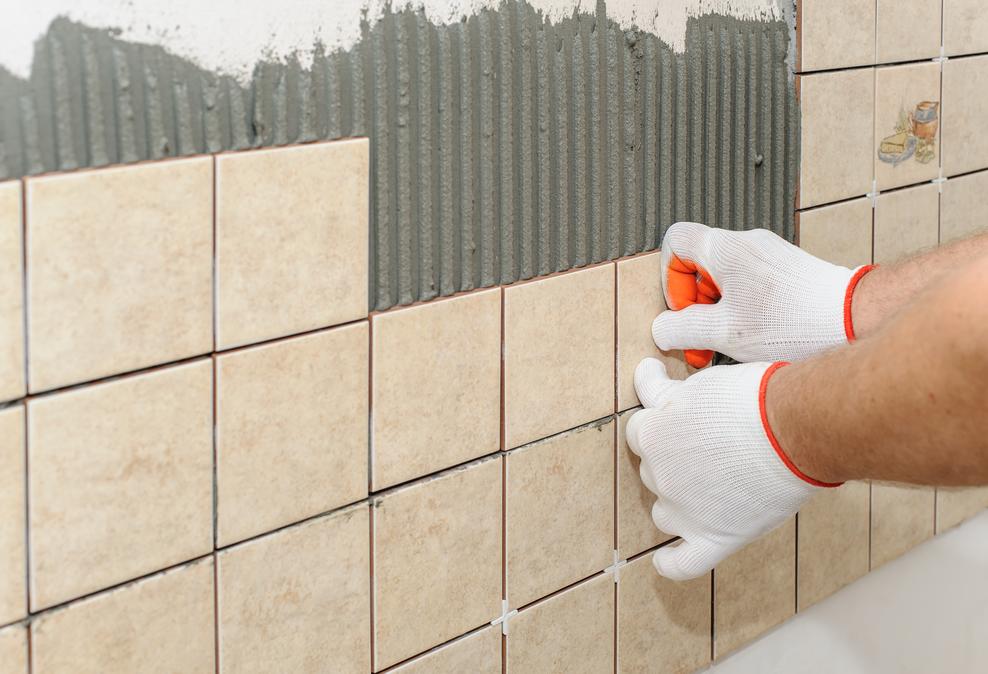 reparer trous carrelage discretement