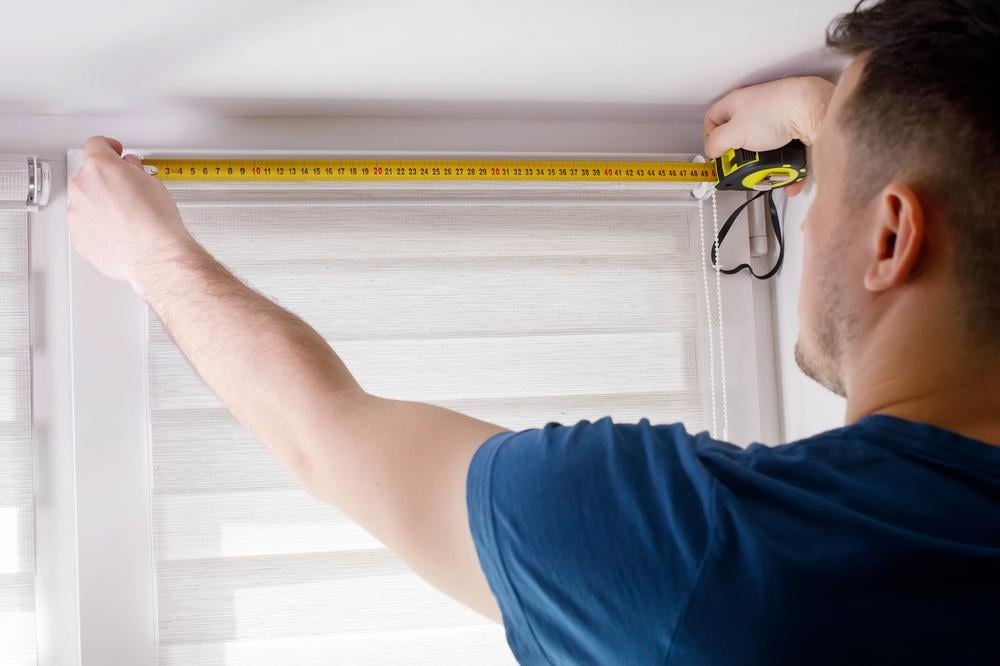 Découvrez comment installer correctement un support tringle rideau volet roulant. Nos conseils d'experts pour une fixation sécurisée, avec ou sans perçage, sur tous types de coffres.