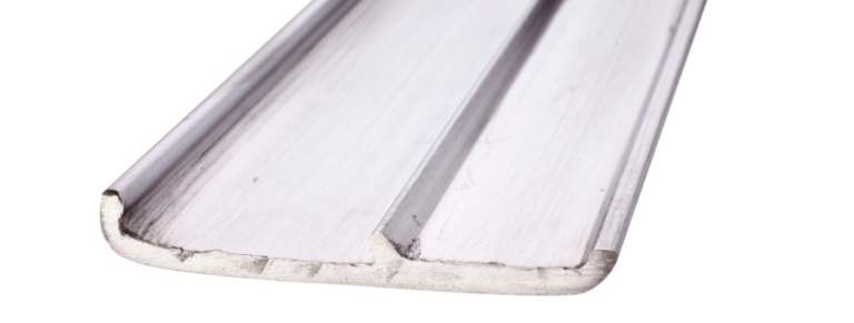 plinthe aluminium