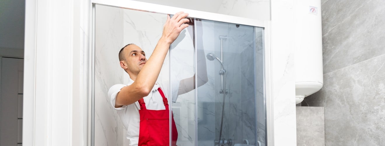 remplacement porte douche sur mesure