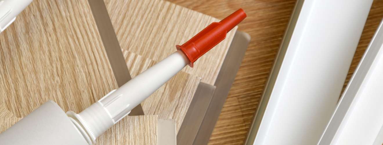 joint acrylique parquet plinthe