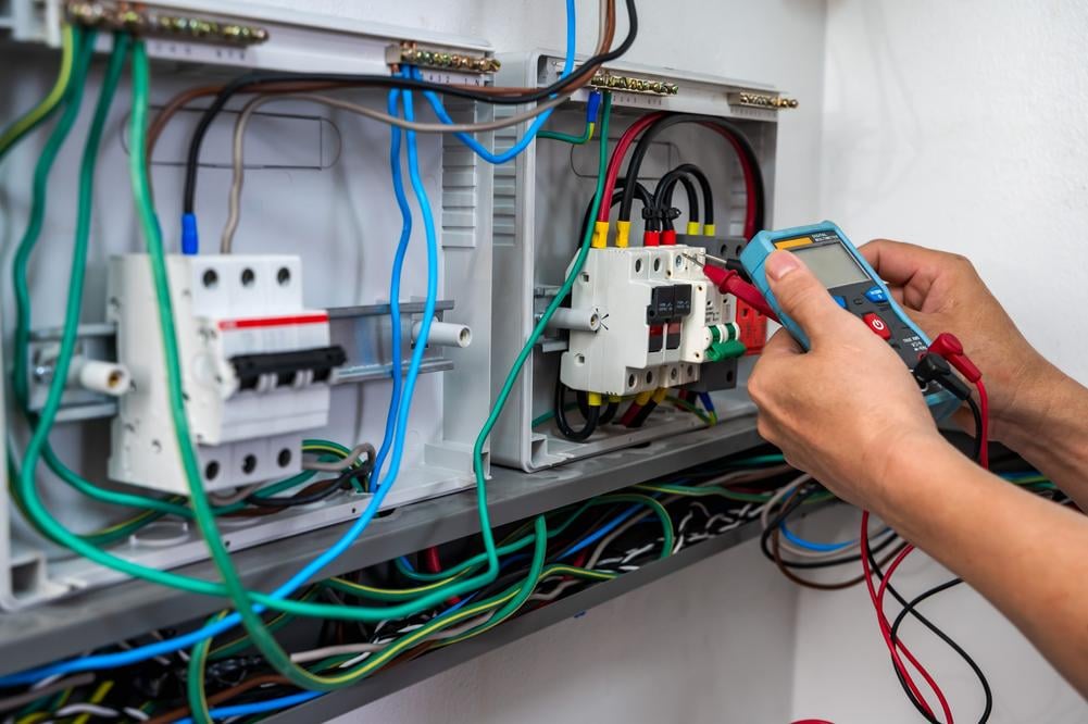 assurer maintenance tableau electrique recent securite