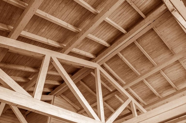 isoler plafond poutres apparentes pratiques pieges