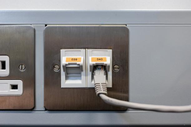 remplacer prise telephonique ethernet renovation