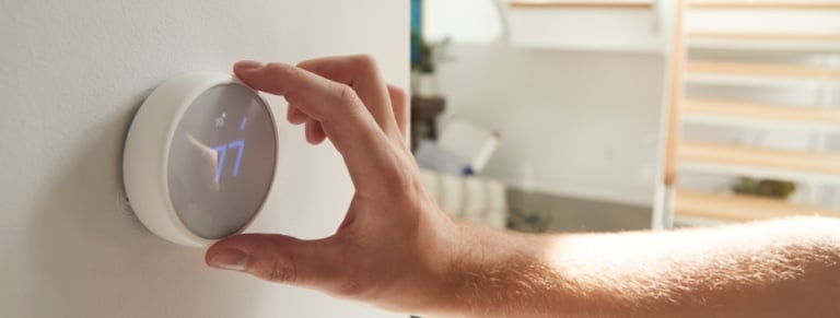 Interrupteurs poussoirs et domotique : quelles solutions sans modifier l&rsquo;installation