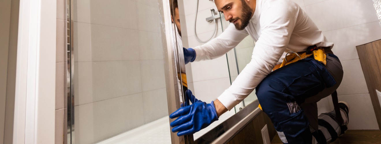 pose joint porte douche