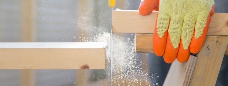 Découpe de bois sur mesure : quelles solutions sans outillage professionnel