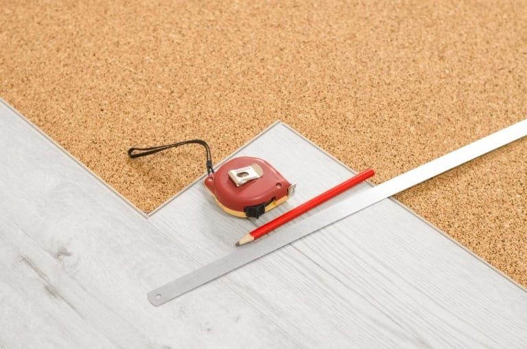 Sol d&rsquo;étage non nivelé : ragréage ou compromis technique ?