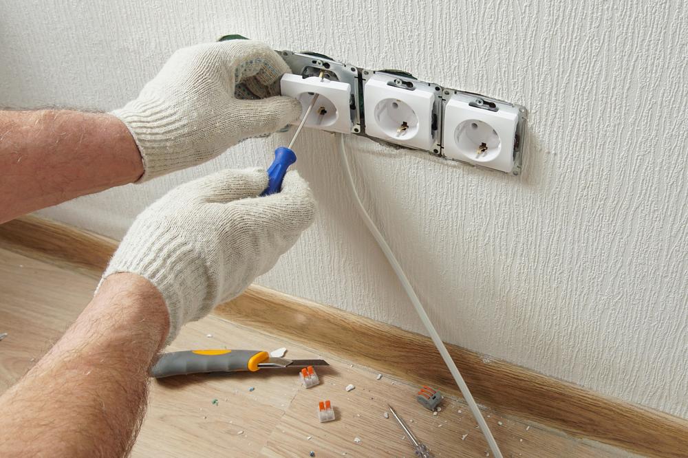 prise four micro ondes regles electriques