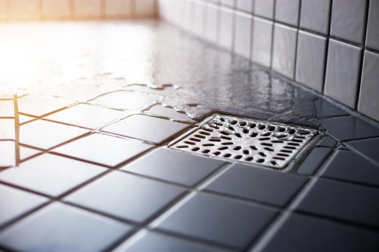 caniveau douche deborde solution evacuation