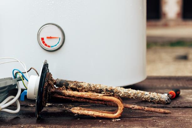 chauffe eau fuit 10 ans reparer remplacer