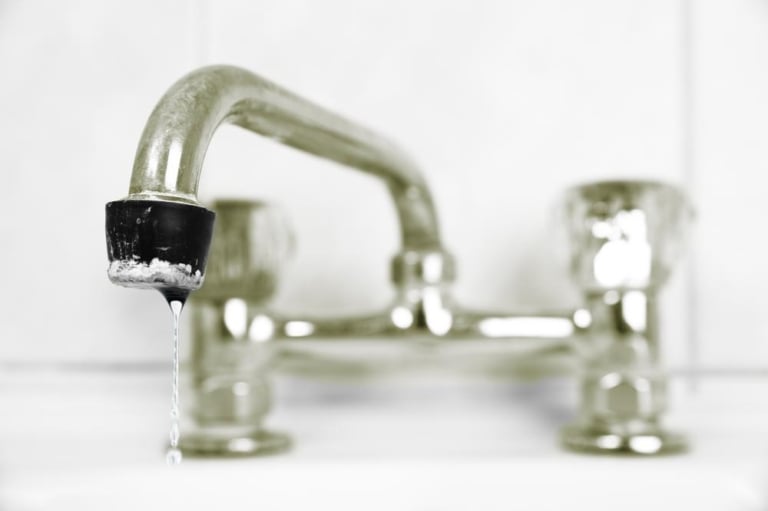 debit eau chaude faible remplacement chauffe eau