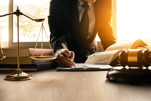 resiliation bail loyers impayes proprietaires