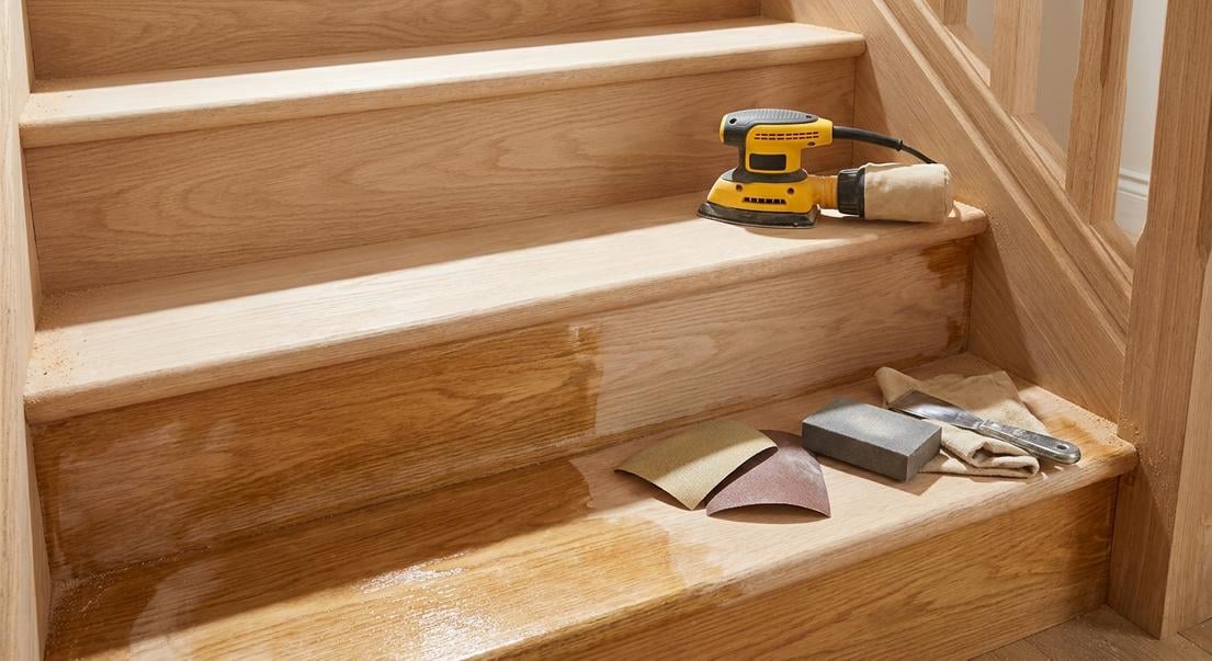 poncer escalier bois angles rainures