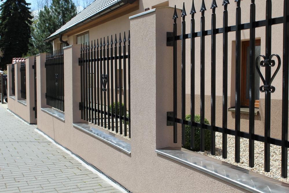 installer portillon large ouverture poteaux piliers