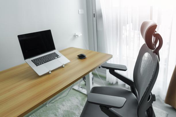 mal dos bureau assis debout chaise ergonomique