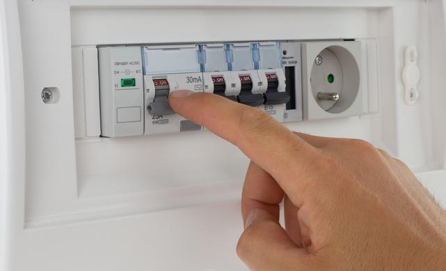 chauffe eau fait disjoncter causes solutions