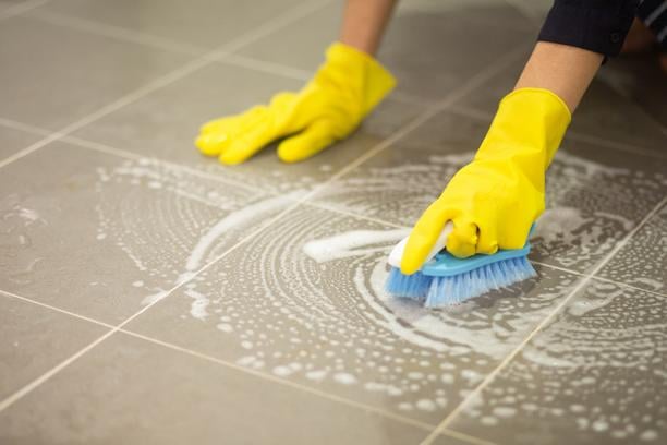 enlever traces pots carrelage exterieur