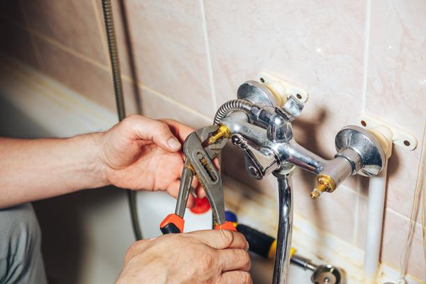 fuite douche identifier cause remplacer mitigeur