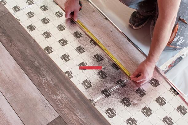 pose parquet stratifie conseils premier chantier