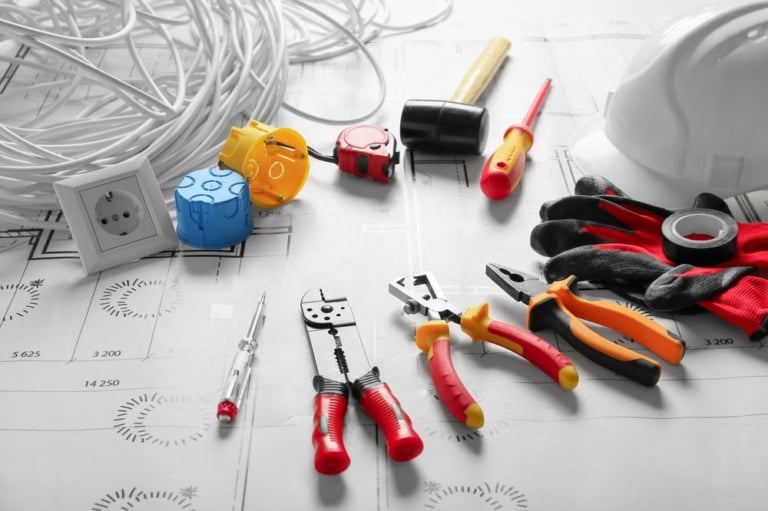 Comment condamner proprement une ancienne sortie électrique au plafond