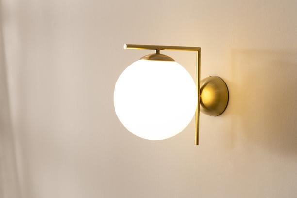 demonter luminaire mural sans casser globe support