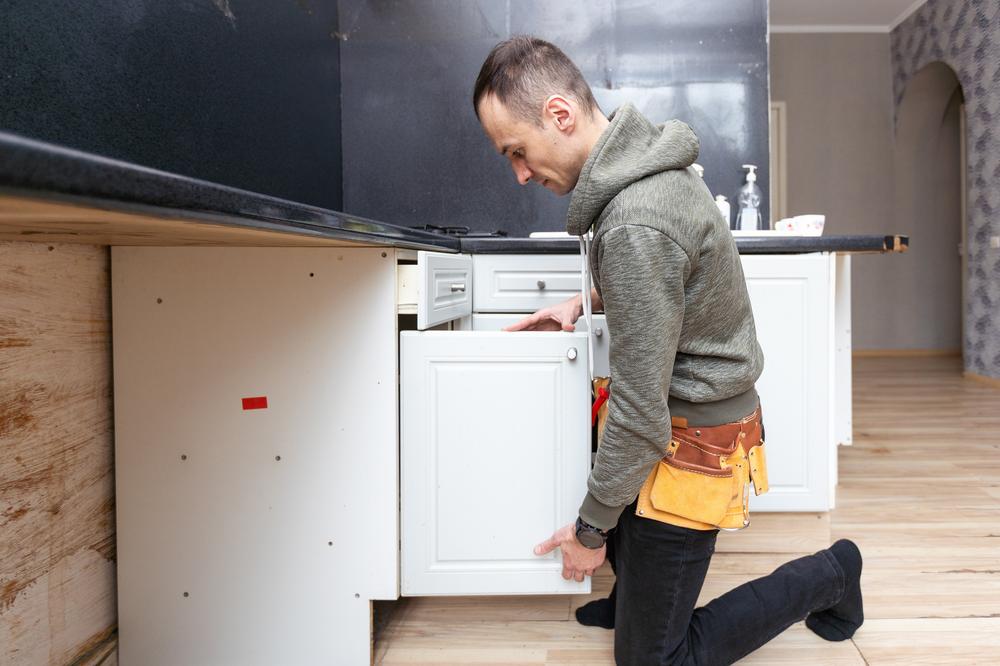 installer lave vaisselle cuisine existante