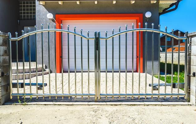 portail metallique bloque forte chaleur
