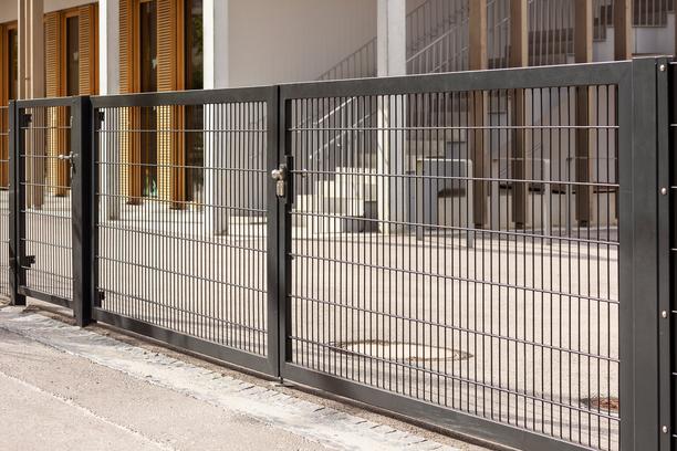 portail metallique bloque forte chaleur