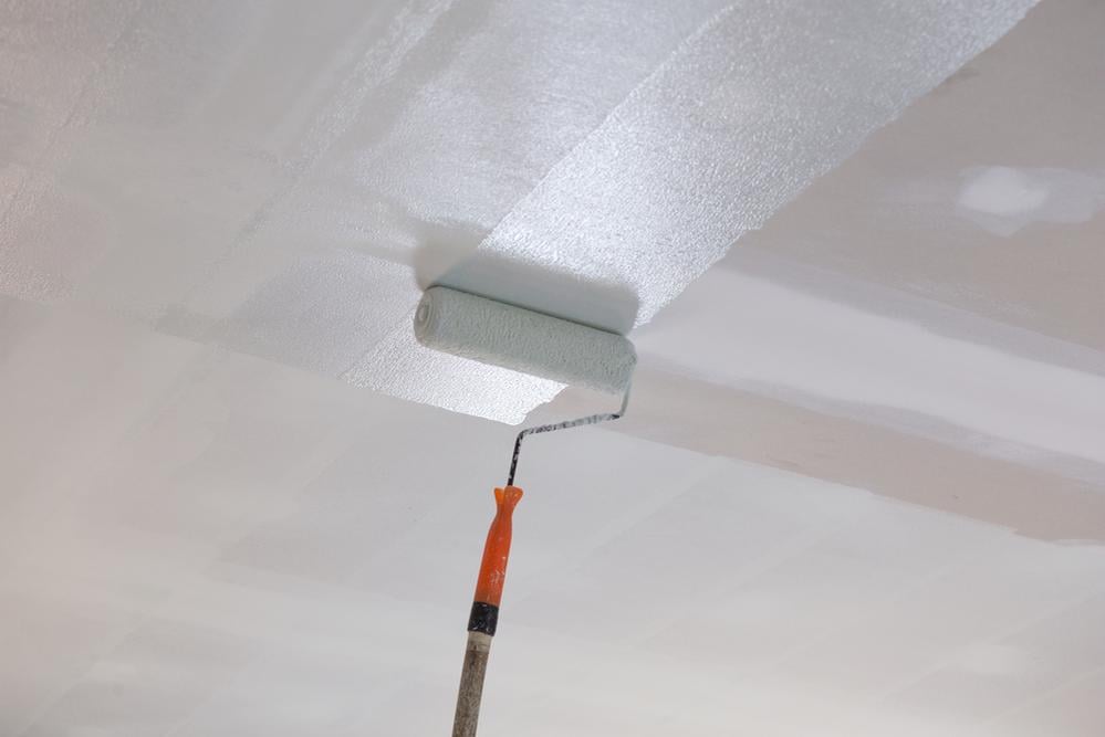 retouche peinture plafond eviter traces raccord