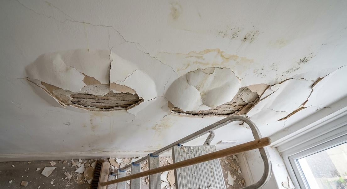 platre decolle plafond reparer refaire