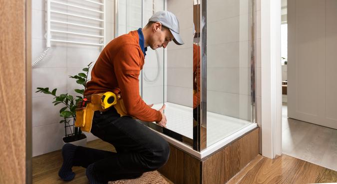 reparer fuite evacuation douche difficile acces